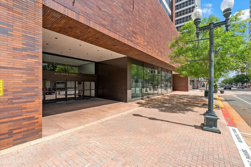 More Photos Of 400 Texas St, Shreveport Office For Sale