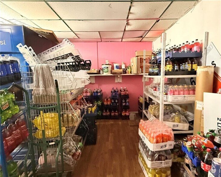 More Photos Of 406 Walnut St, Elmira Convenience Store For Sale