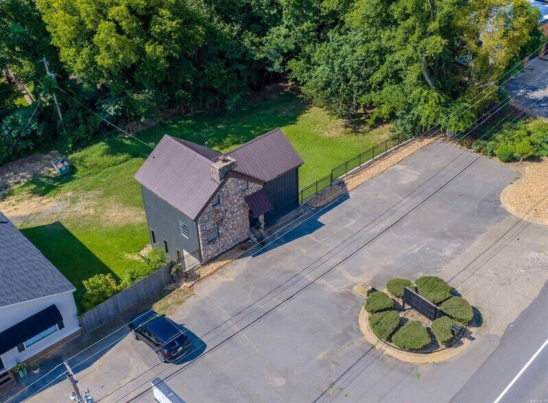 More Photos Of 17940 I 30, Benton Office For Sale