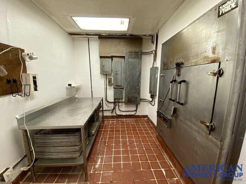 More Photos Of 406 US Highway 41 Byp N, Venice Restaurant For Lease