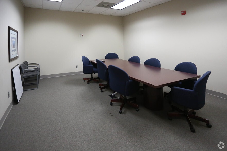 More Photos Of 2070 Little Hills Expy, Saint Charles Office For Lease