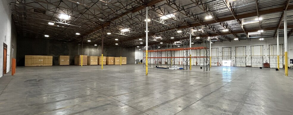 More Photos Of 2021 E Jones Ave, Phoenix Distribution For Lease