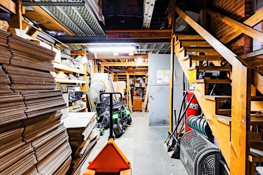 More Photos Of 9979 Watson Rd, Saint Louis Storefront Retail Office For Sale