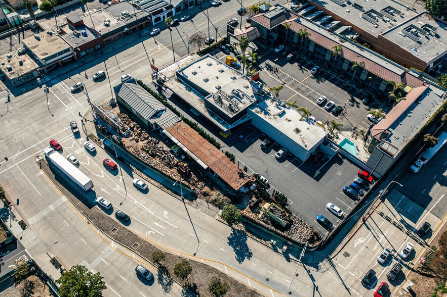 More Photos Of 3355 E Colorado Blvd, Pasadena Warehouse For Sale