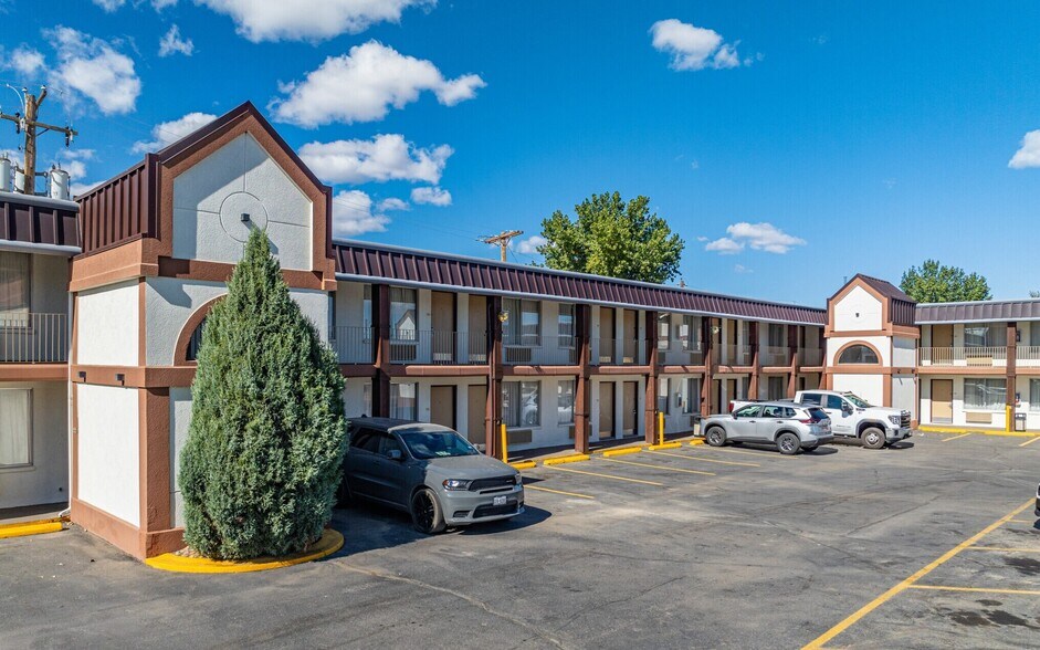 More Photos Of 1015 S Haynes Ave, Miles City Hotel For Sale
