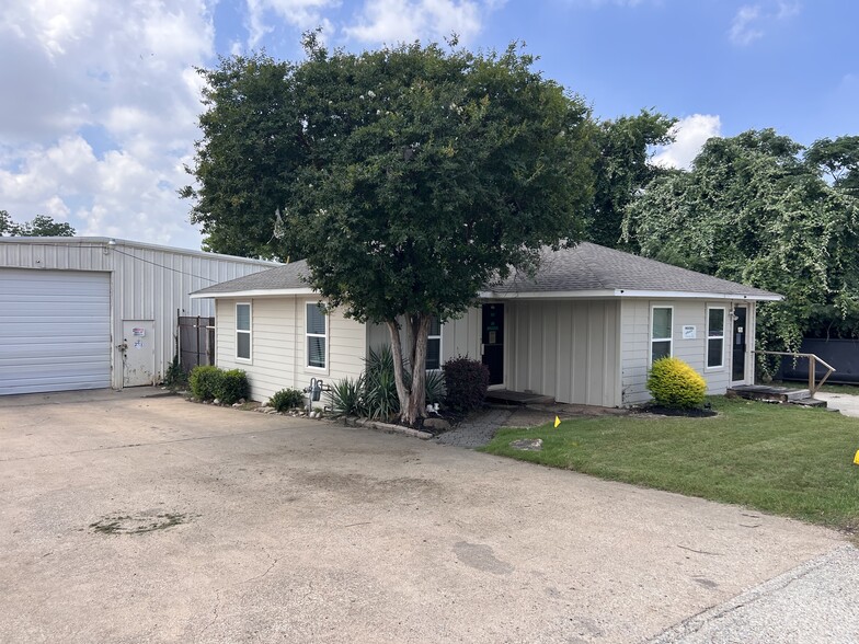 More Photos Of 1608 Tantor Rd, Dallas Distribution For Sale