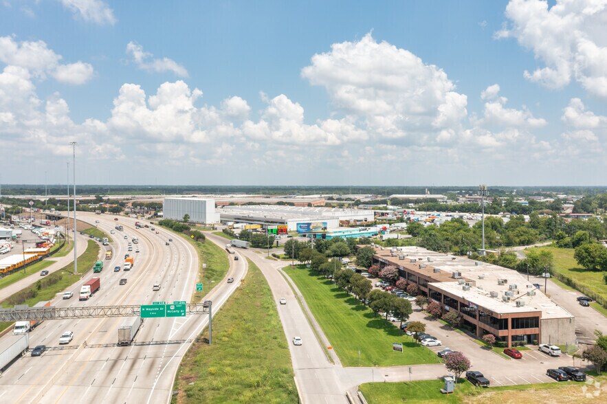 More Photos Of 9009 North Loop E, Houston Light Distribution For Lease