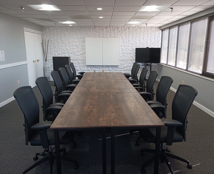 More Photos Of 3261 Old Washington Rd, Waldorf Coworking Space