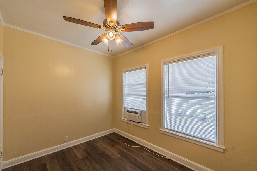 More Photos Of 403 W Hollywood Ave, San Antonio Apartments For Sale