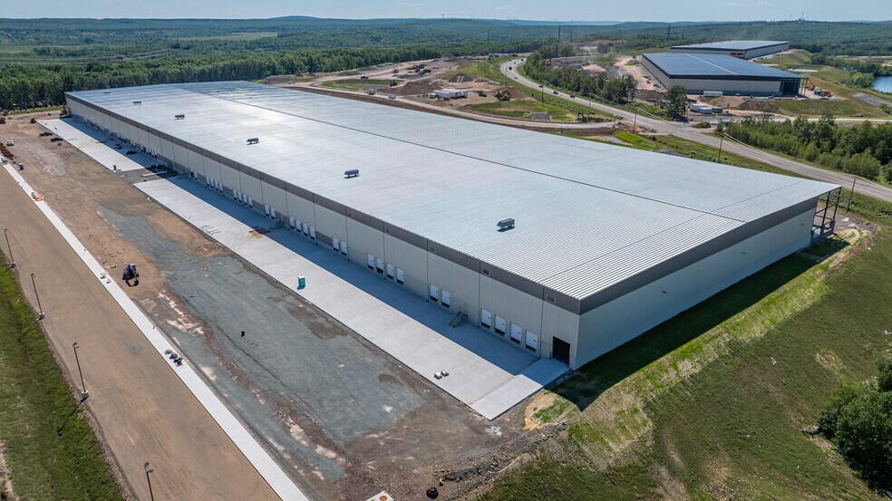 More Photos Of 125 Crossroads Blvd S, Hazleton Distribution For Lease