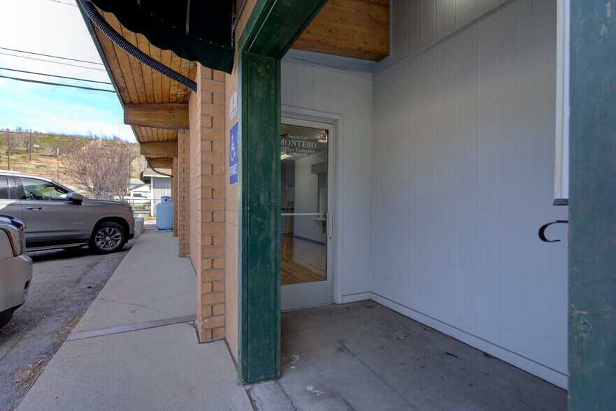 More Photos Of 295 Main St, Weed Office For Sale