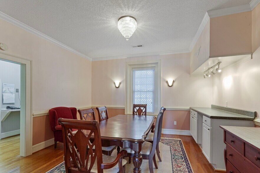 More Photos Of 310 S Clinton Ave, Dunn Medical For Sale