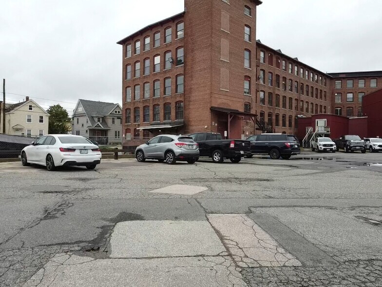 More Photos Of 51-55 Lake St, Nashua Light Manufacturing For Lease