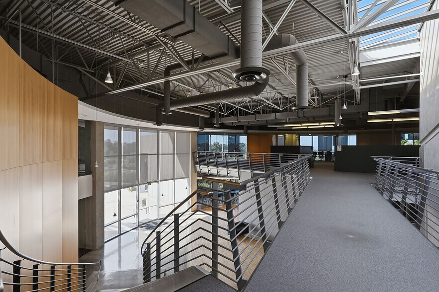 More Photos Of 1675 Faraday Ave, Carlsbad Warehouse For Sale