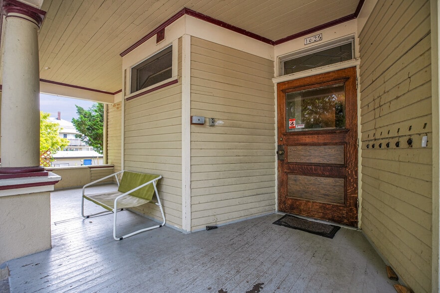 More Photos Of 1626 SE Alder St, Portland Apartments For Sale