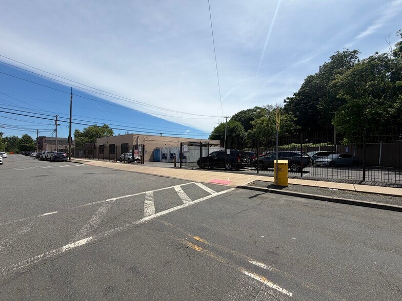 More Photos Of 123 Manchester Pl, Newark Food Processing For Lease