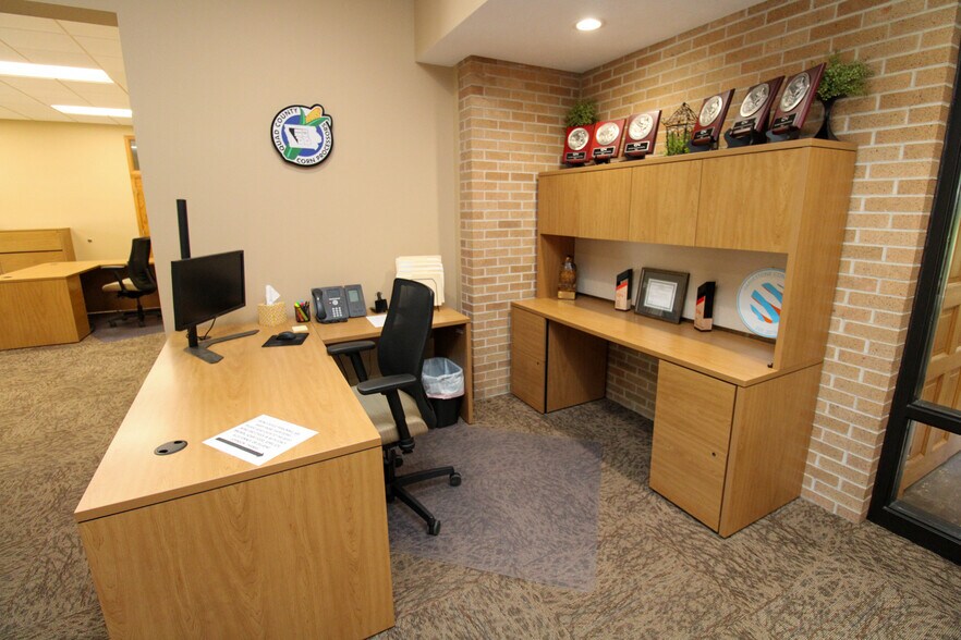 More Photos Of 100 E 3rd St, Galva Office For Sale