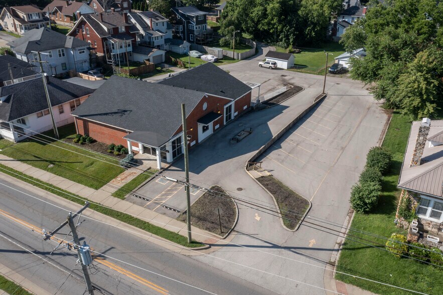 Primary Photo Of 308 W Lexington Ave, Winchester Office For Lease