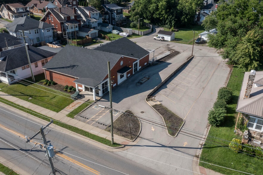 Primary Photo Of 308 W Lexington Ave, Winchester Office For Sale