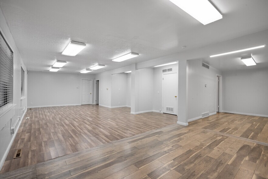 More Photos Of 9386 S Redwood Rd, West Jordan Office For Lease