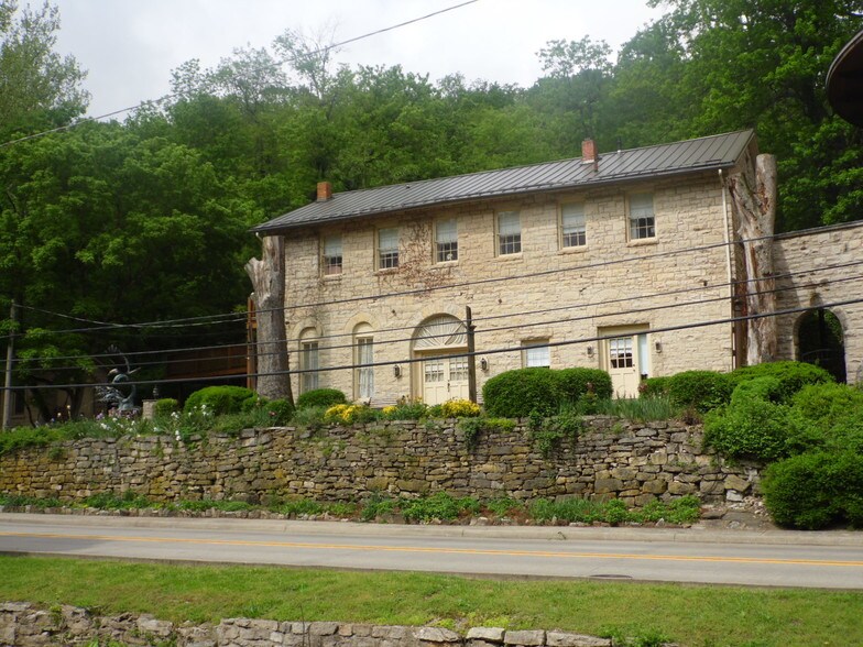 More Photos Of 75 Hillside Ave, Eureka Springs Hospitality For Sale