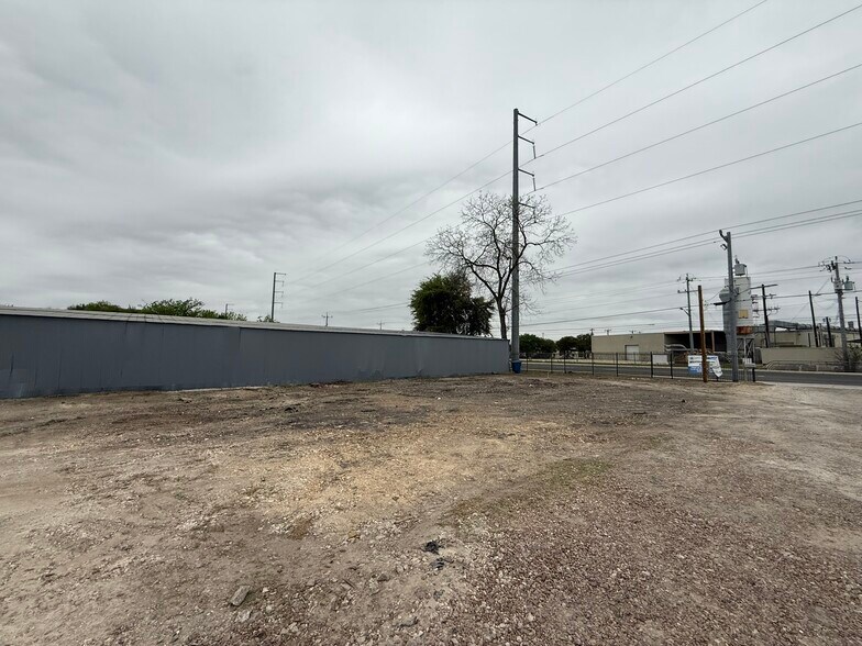 More Photos Of 4930 Callaghan Rd, San Antonio Self Storage For Sale