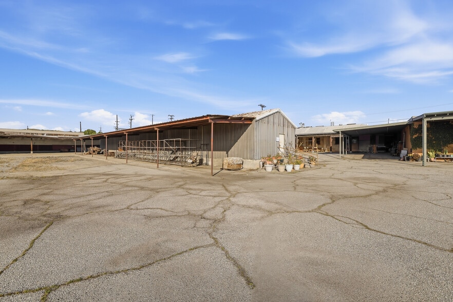 More Photos Of 1705 N Indiana St, Los Angeles Manufacturing For Lease