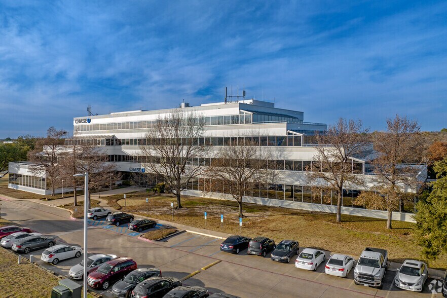 More Photos Of 1301 S Bowen Rd, Arlington Coworking Space