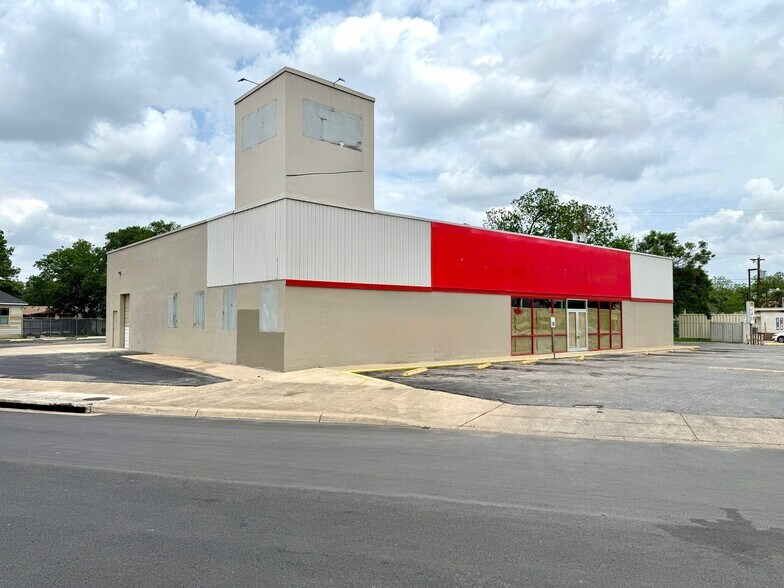 More Photos Of 2619 Nogalitos St, San Antonio Auto Repair For Lease
