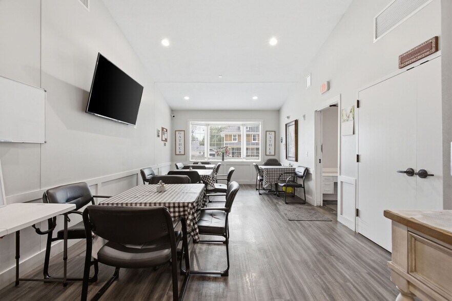 More Photos Of 915 N H St, Fremont Assisted Living For Sale