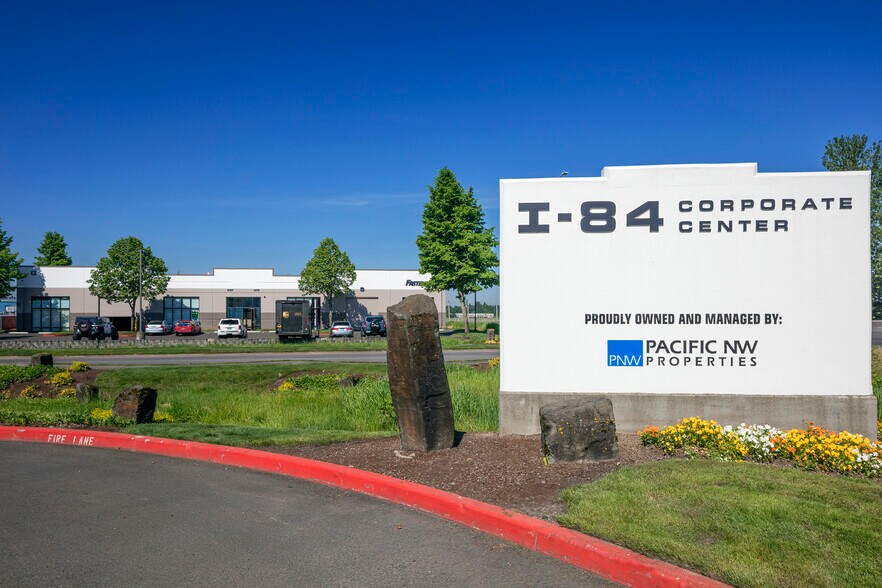 More Photos Of 1020-1080 NW Corporate Dr, Troutdale Unknown For Lease