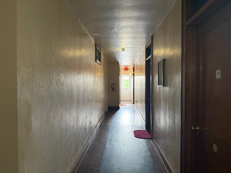 More Photos Of 218 Commercial Ave, Wallace Hotel For Sale