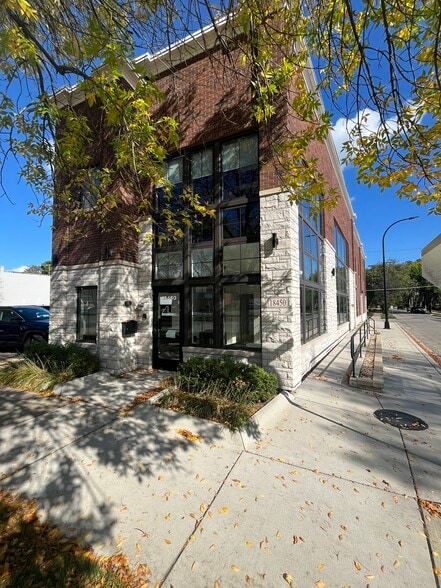 Primary Photo Of 18450 Mack Ave, Grosse Pointe Freestanding For Lease