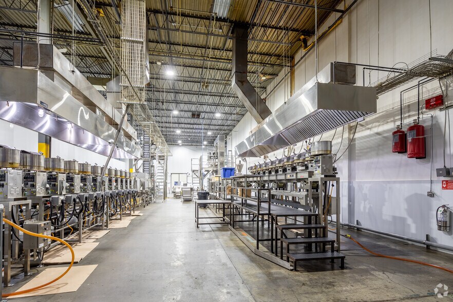 More Photos Of 9900 Boul Louis-H.-La Fontaine, Montréal Industrial For Sale