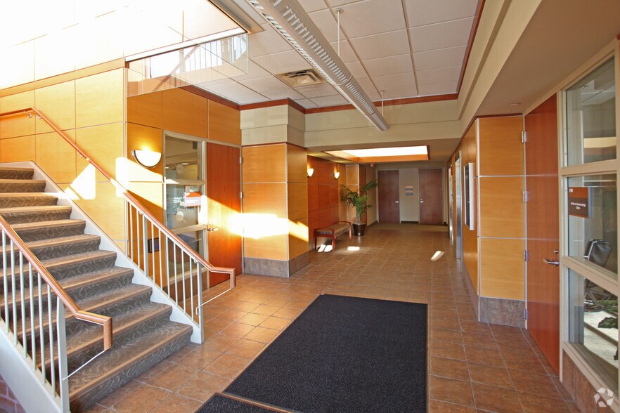 More Photos Of 15700 37th Ave N, Plymouth Medical For Lease