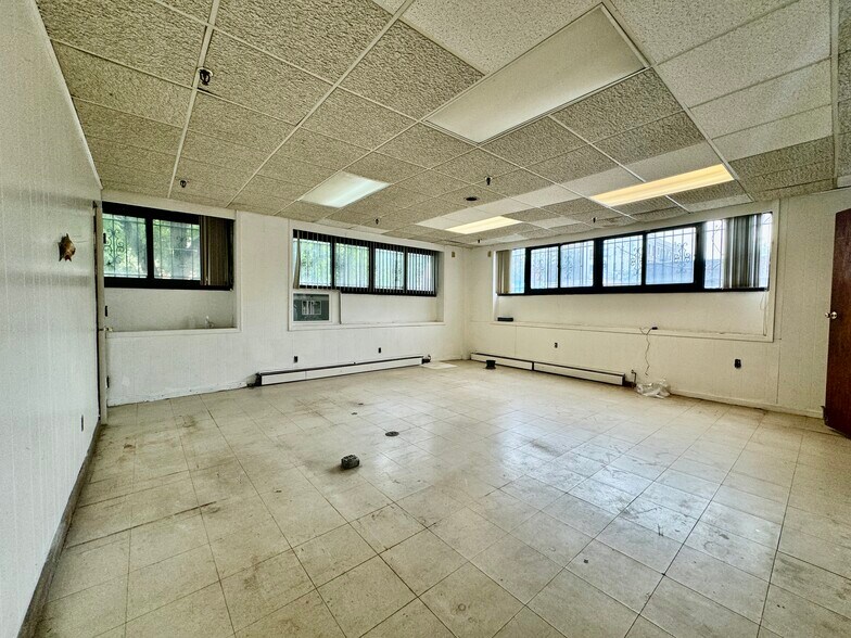 More Photos Of 36-32 34th St, Long Island City Warehouse For Lease