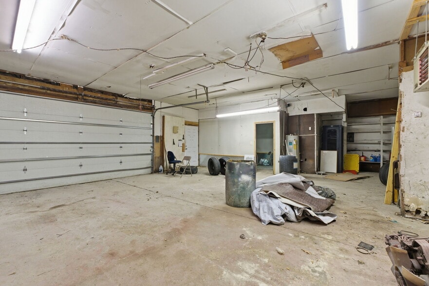 More Photos Of 1525 E Florida St, Springfield Auto Repair For Sale