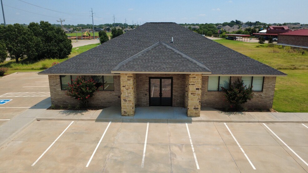 More Photos Of 1140 NW 192nd St, Edmond Office For Lease