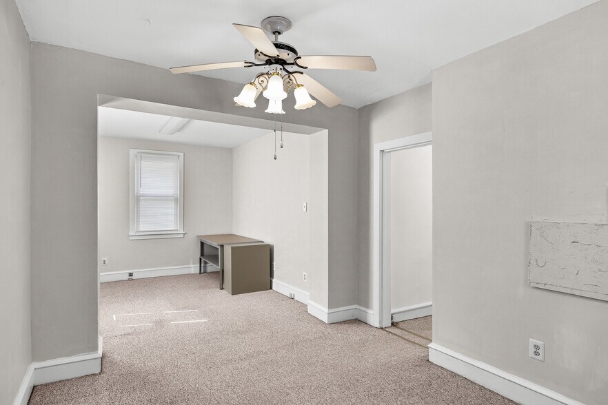 More Photos Of 688 N Broad St, Woodbury Office For Lease