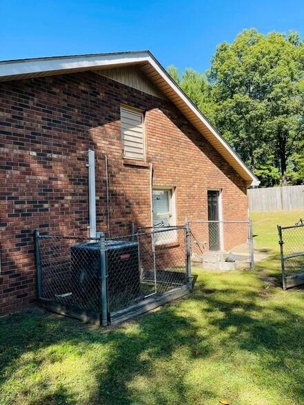 More Photos Of 301 W Main St, Stoneville Office For Sale