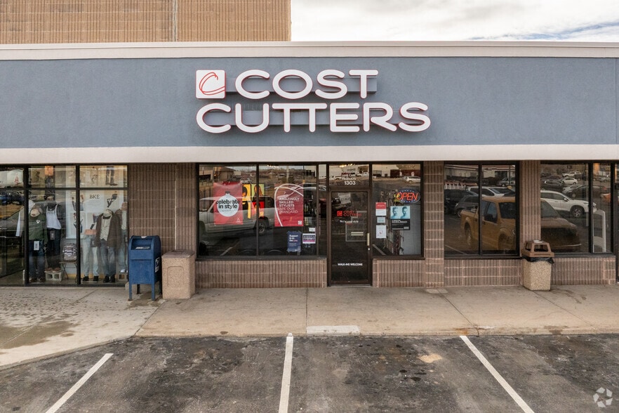 More Photos Of 1350 W Main St, Sterling Unknown For Lease