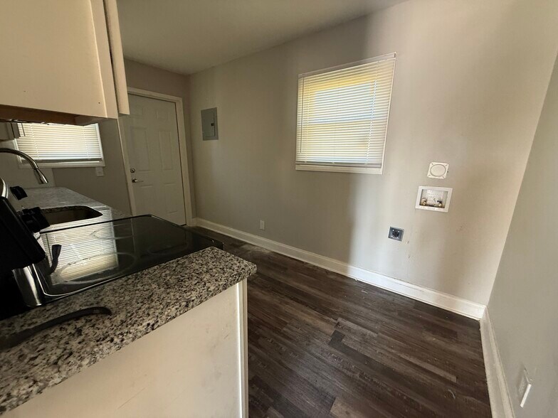 More Photos Of 2201 Alma Ct, Charlotte Apartments For Sale