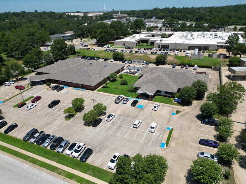 Primary Photo Of 3415 Golden Rd, Tyler Medical For Sale