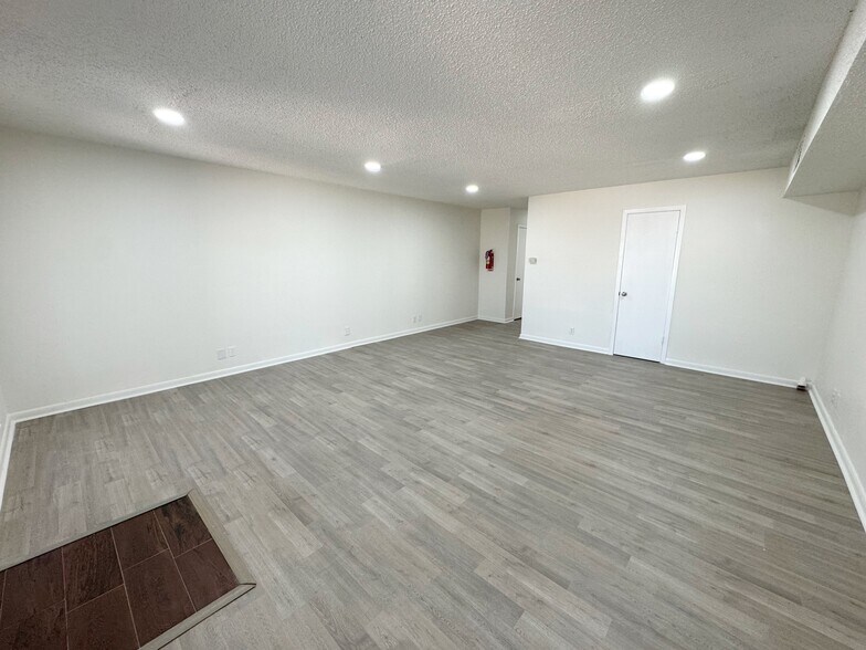 More Photos Of 2626 Calder Ave, Beaumont Medical For Lease