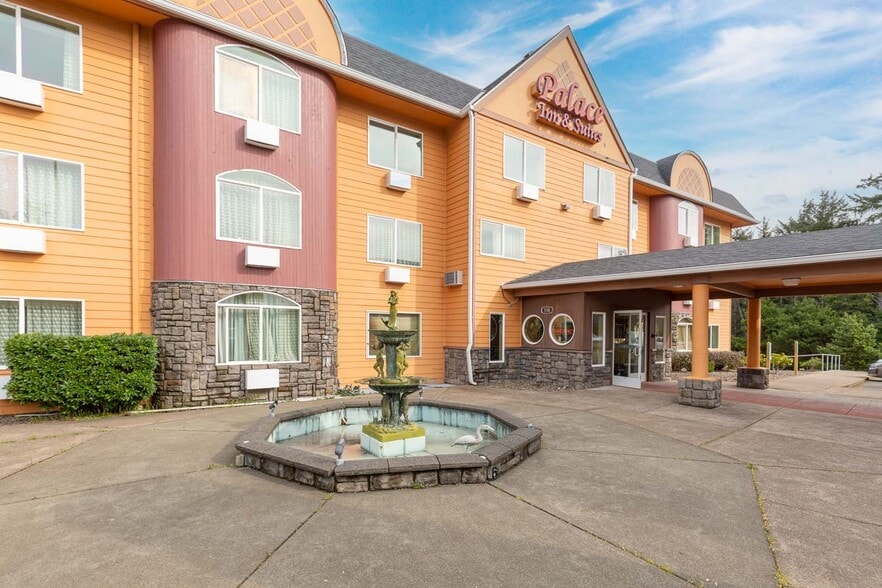More Photos Of 550 SE Highway 101, Lincoln City Hotel For Sale