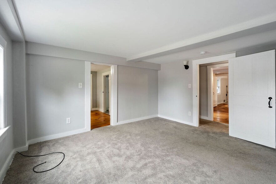 More Photos Of 3 Portsmouth Ave, Exeter General Retail For Sale