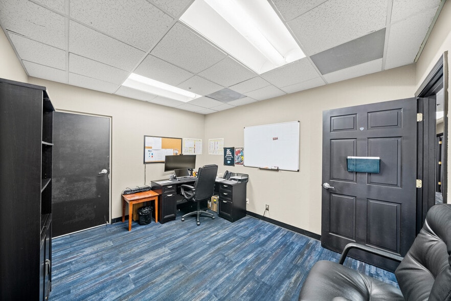 More Photos Of 4081 Seaport Blvd, West Sacramento Warehouse For Lease
