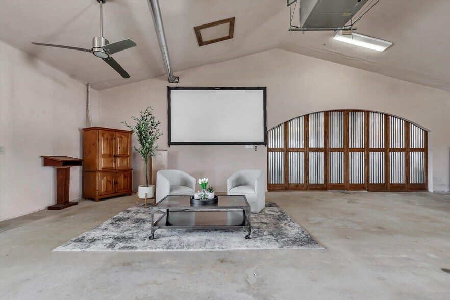 More Photos Of 4002 E Highway 290, Dripping Springs Freestanding For Sale