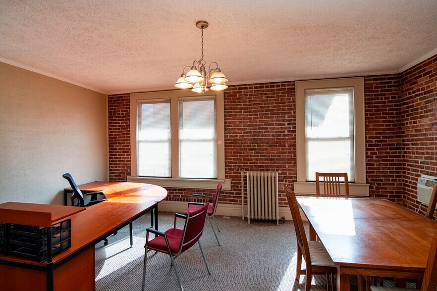 More Photos Of 207 S Heber St, Beckley Office For Sale