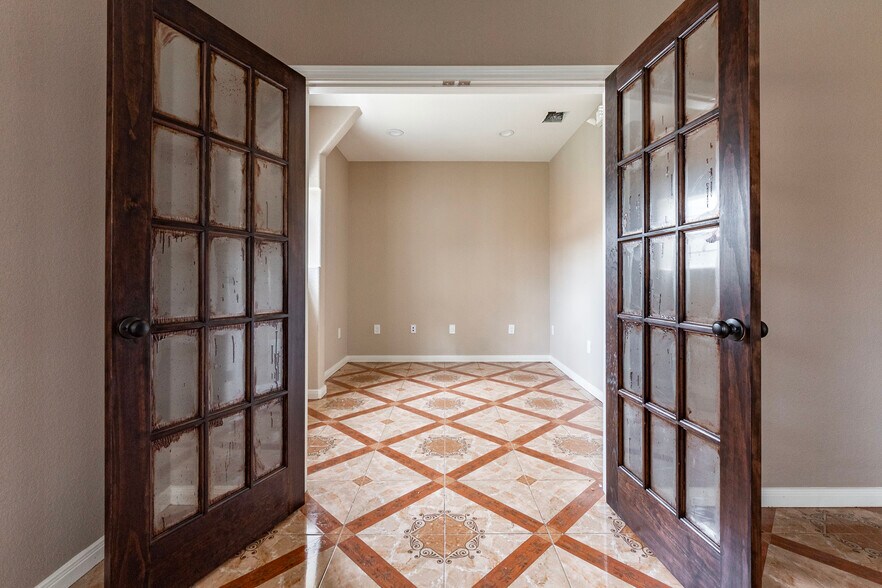 More Photos Of , Spring Unknown For Sale